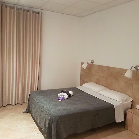 Hostal Martinval Barcelona Zewnętrze zdjęcie