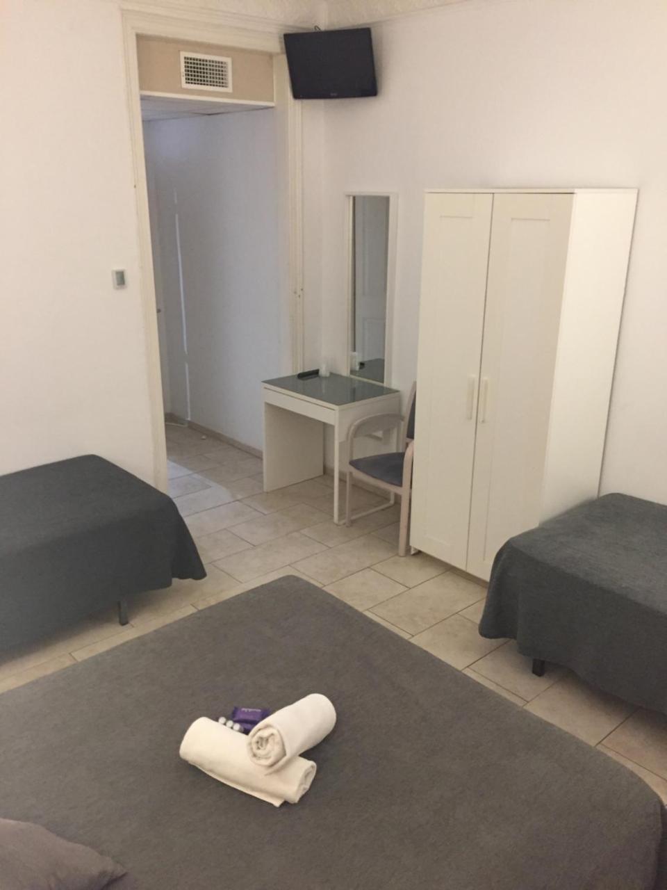 Hostal Martinval Barcelona Zewnętrze zdjęcie